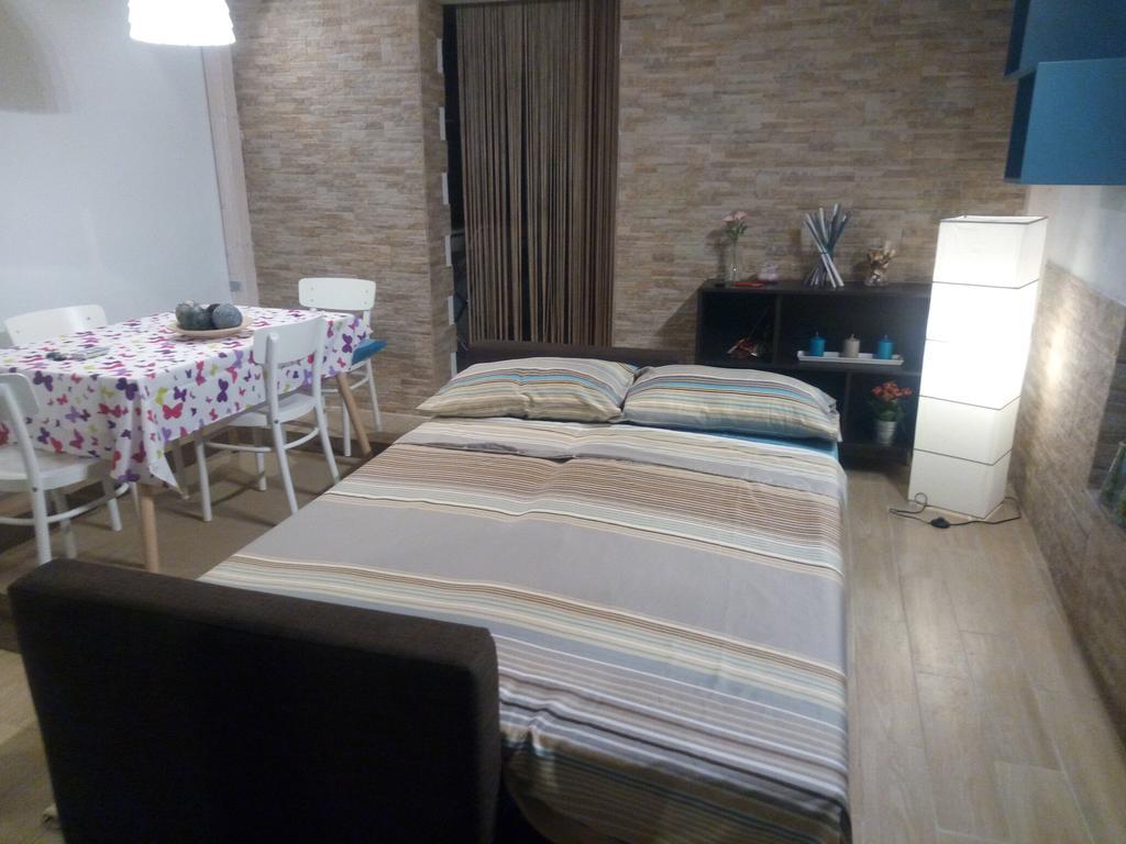 House Apartment *